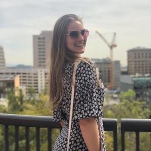 Meet your Posher, Ana